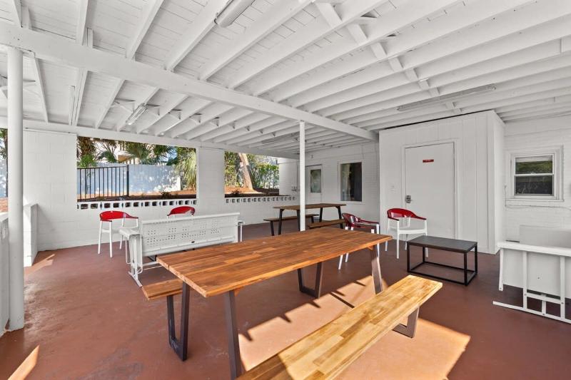Pet-Friendly Steps to the Beach Seahorse Ranch #1 - image 14