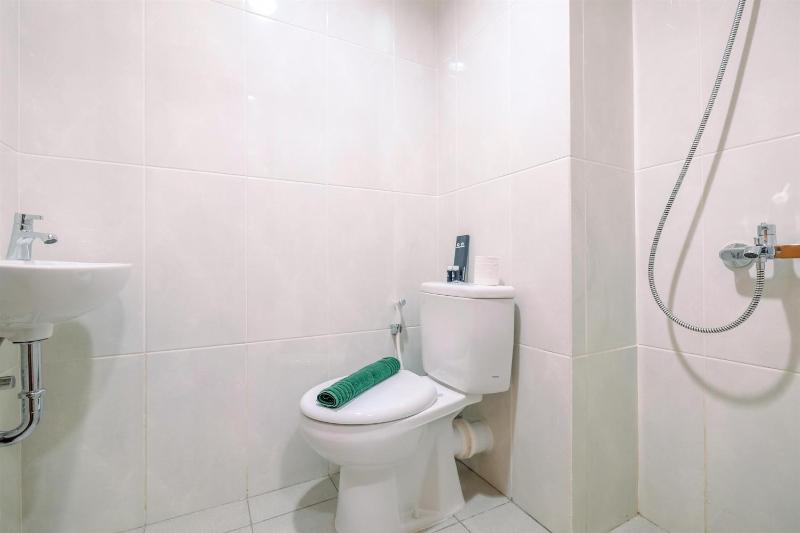 Good Deal Studio at Evenciio Apartment Margonda near UI By Travelio - image 9