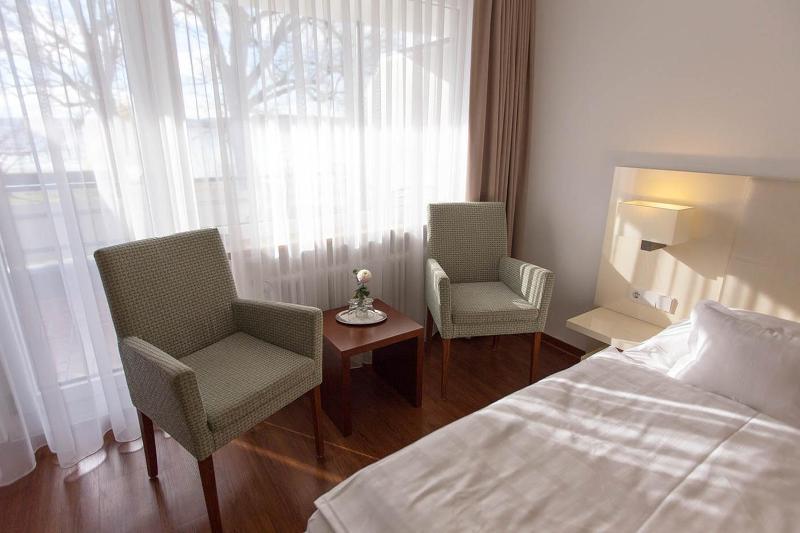 Double Room with Balcony and Lake View image 1