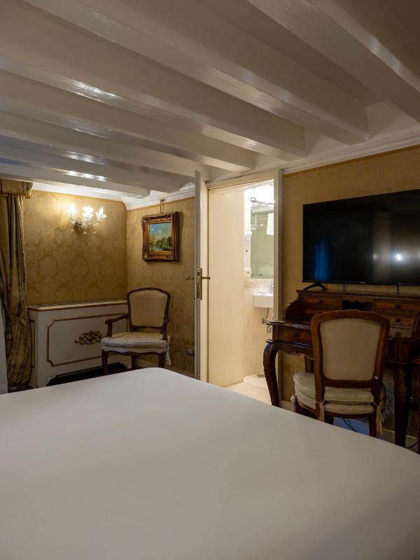 Triple Room image 4