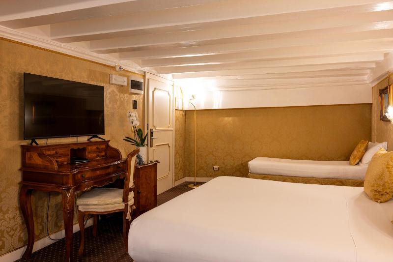 Triple Room image 2