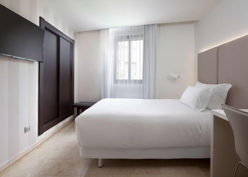 Standard Single Room image 1