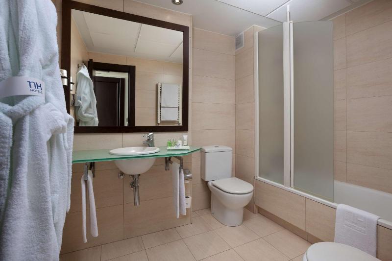Standard Single Room image 4