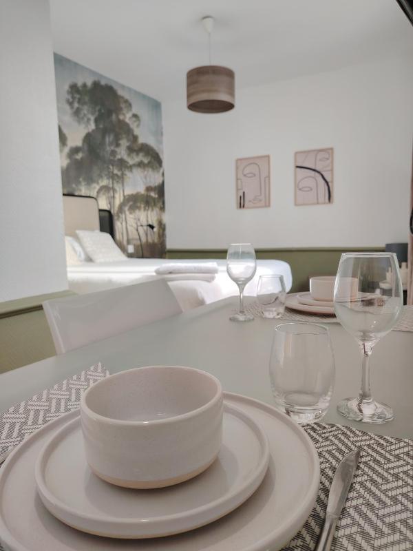 Queen Studio image 1