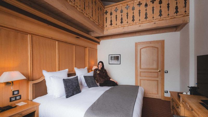 Prestige Double Room with Ski slope view image 4