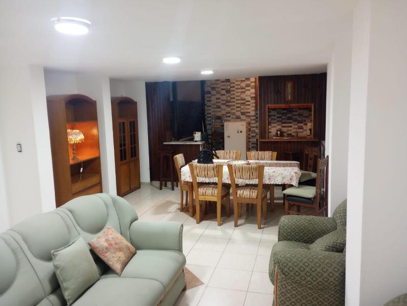 PISO con Parrilla apto jovenes y familia 90 metros centro - image 1