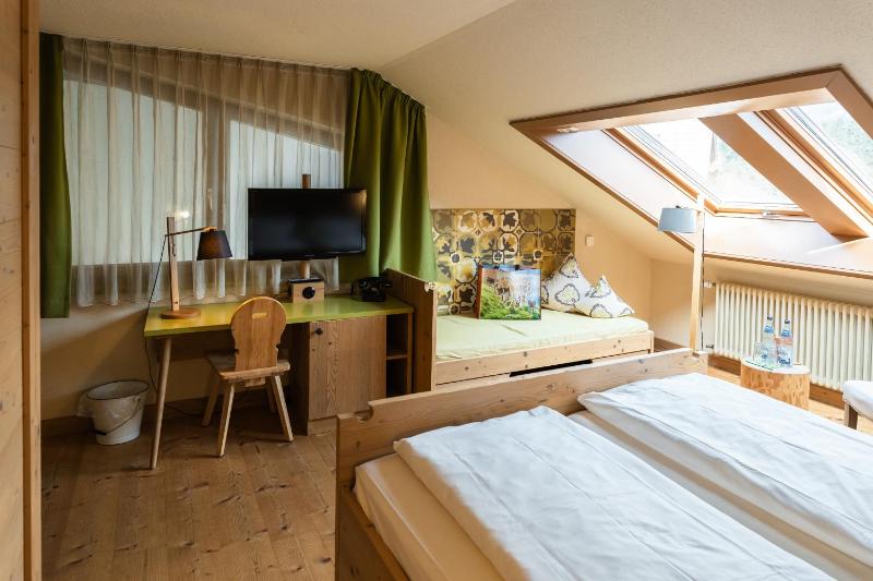 Deluxe Double Room image 4