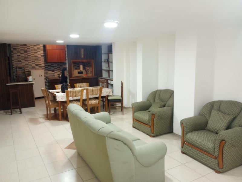 PISO con Parrilla apto jovenes y familia 90 metros centro - image 9