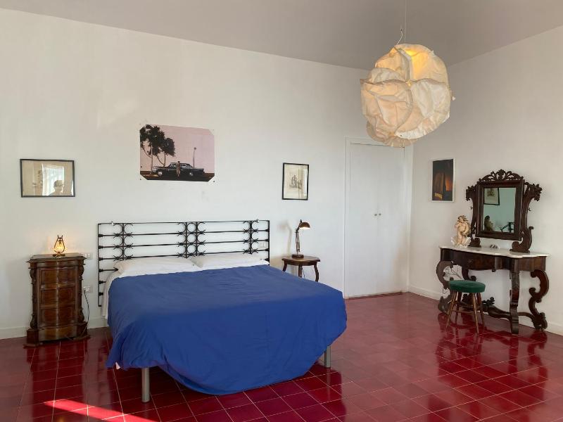 Deluxe Double Room with Balcony and Sea View image 1