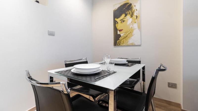 One-Bedroom Apartment image 1