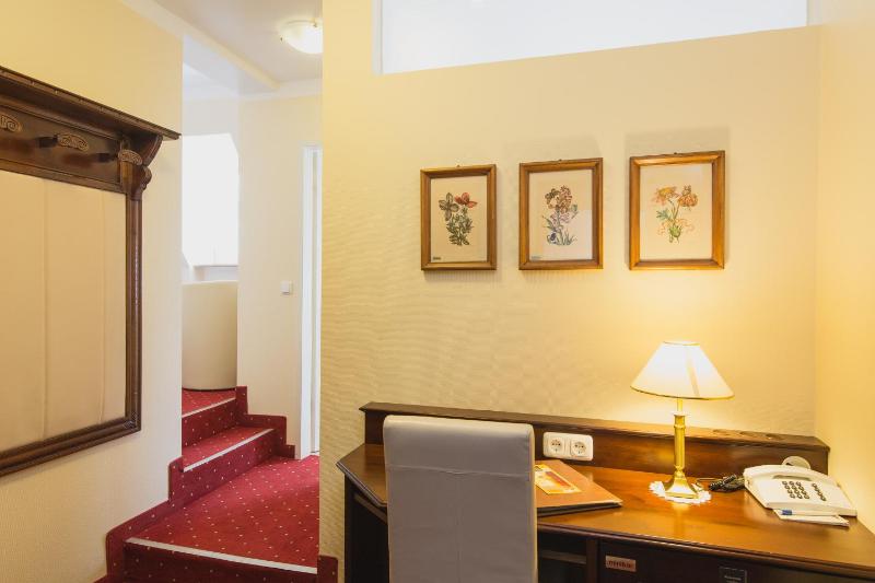 Standard Double Room image 4