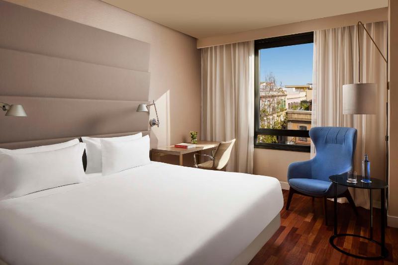 Standard Double or Twin Room image 1