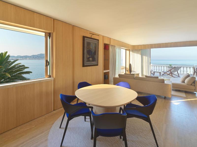 Two-Bedroom Apartment with Terrace and Sea View image 3