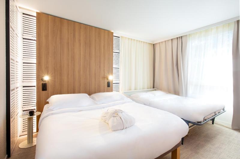 Privilege Double Room with Sofa Bed image 4