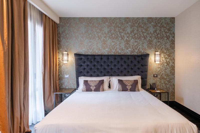 Superior Double Room image 3