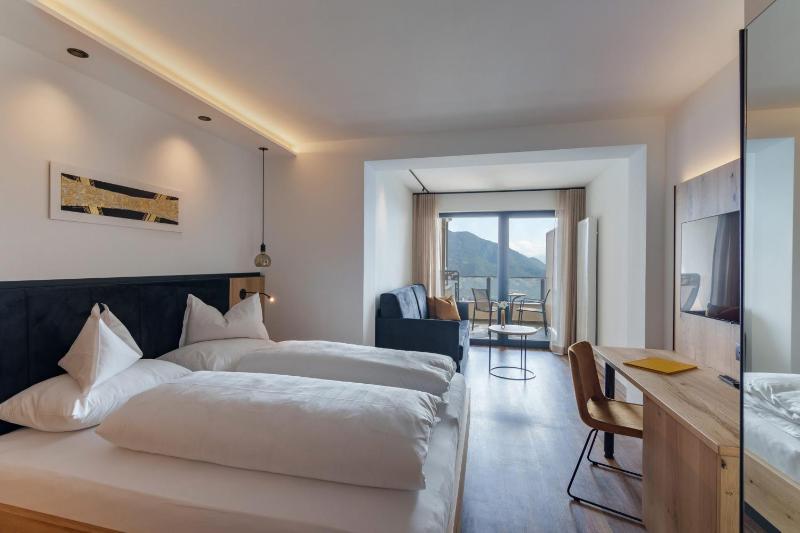 Double Room with Balcony image 1