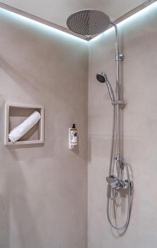 Studio Apartment image 1