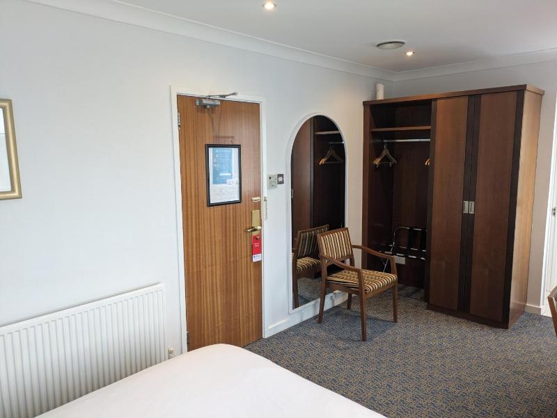 Executive Studio with Double Bed - Non-Smoking image 4