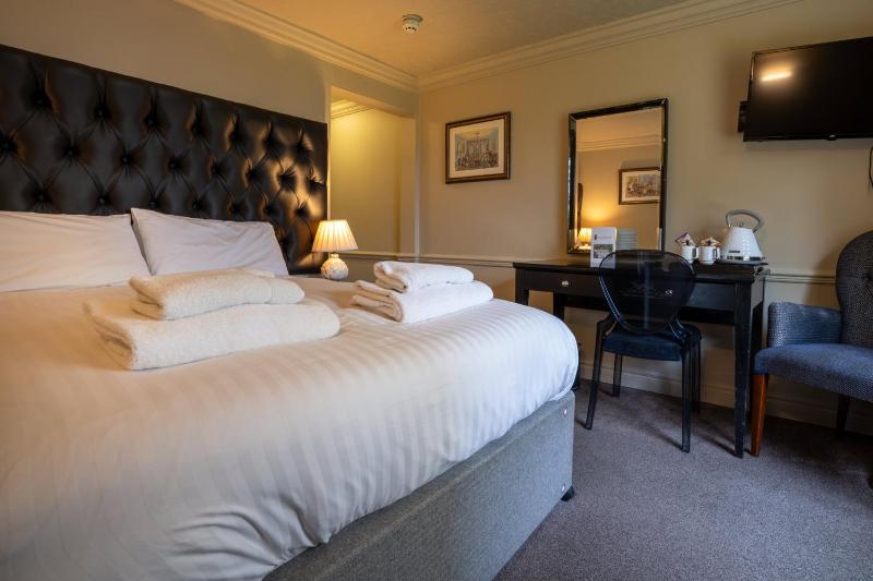 Standard Double Room image 4