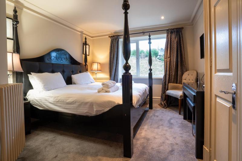 Superior Double Room image 4