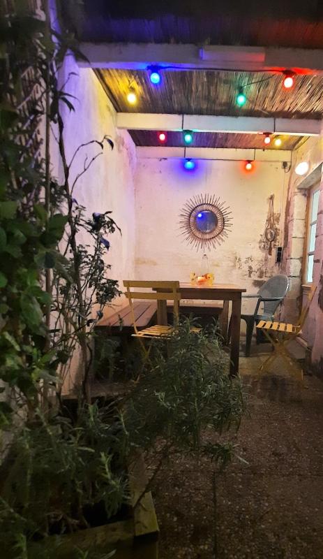 Maison de pêcheur rénovée avec cour proche du port - image 12