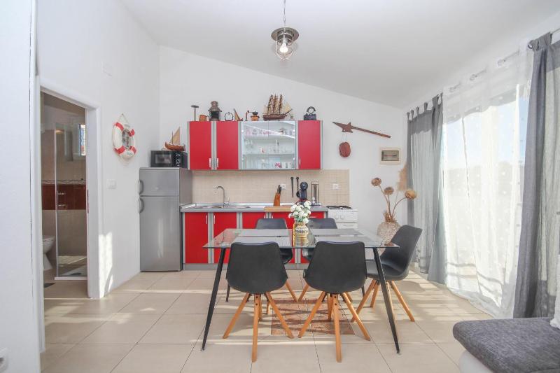 One-Bedroom Apartment (2 - 4 Adults) image 3