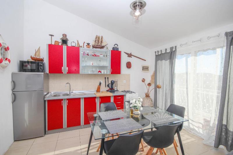 One-Bedroom Apartment (2 - 4 Adults) image 4