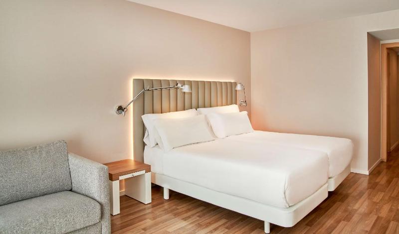 Standard Double or Twin Room image 1