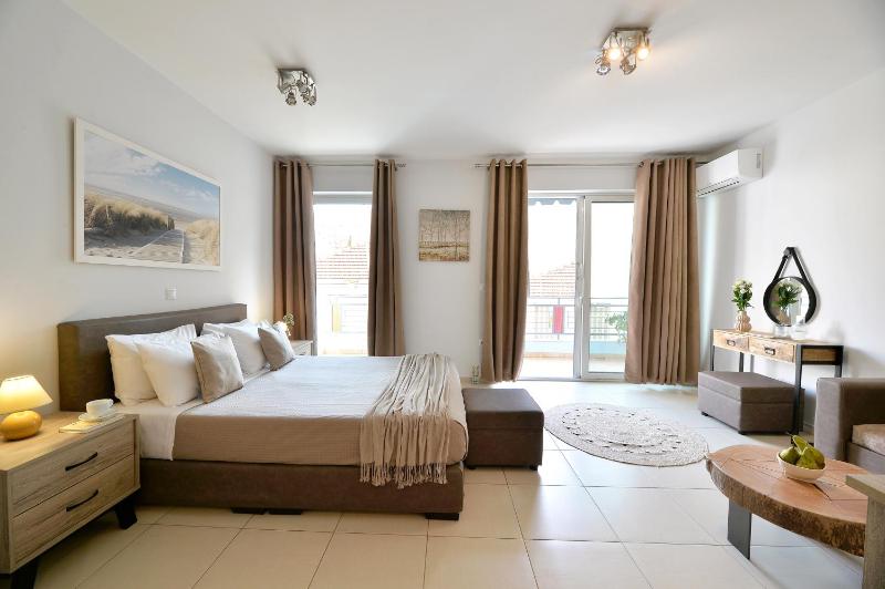 Superior Apartment image 1