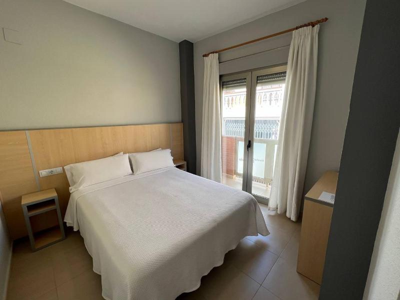 Double Room with Balcony image 4