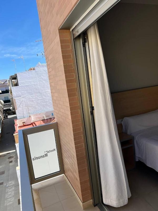Double Room with Balcony image 3