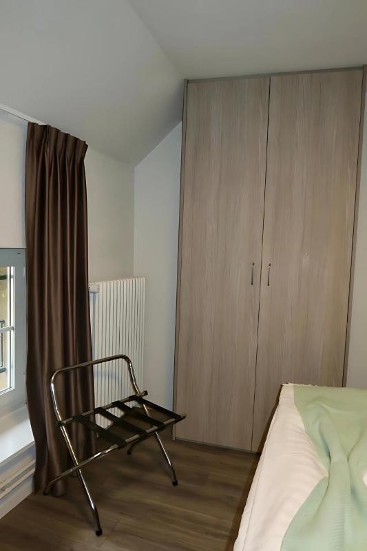 Double Room image 4