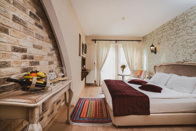 Standard Double or Twin Room image 1