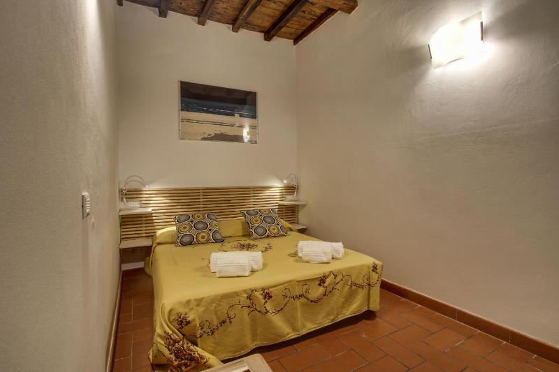 Pilastri Apartment Near Santa Croce - image 14