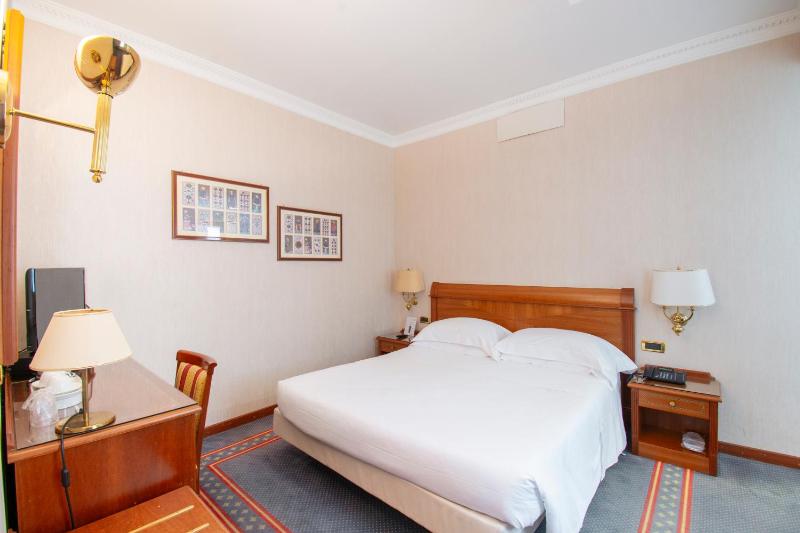 Standard Double Room image 1