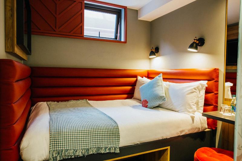 City Pod Room image 2