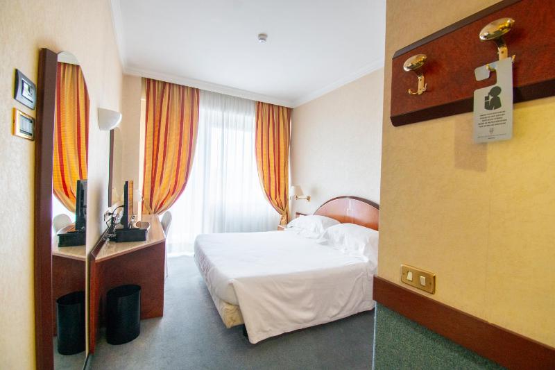 Superior Double Room image 1