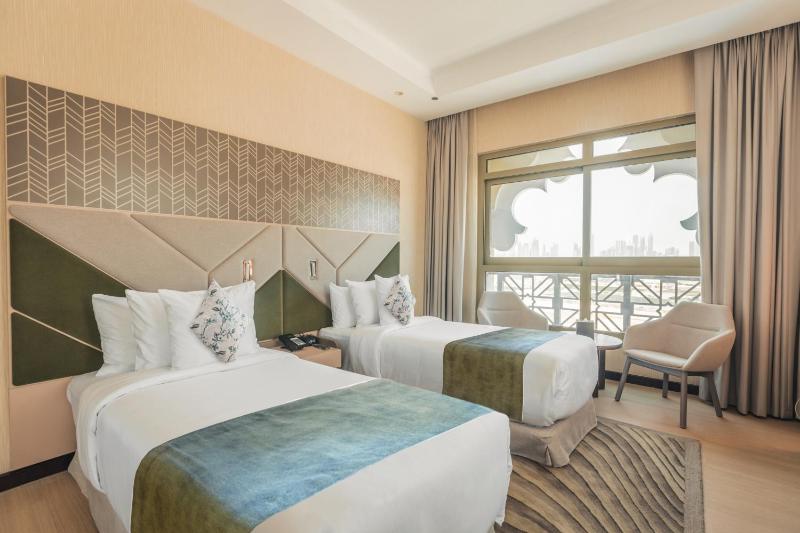 Superior with Balcony , 20% F&B ,Salon, with Complimentary Shuttle to Dubai Mall & La Mer Beach image 3
