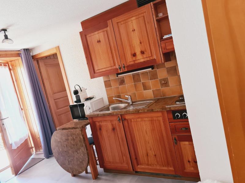 One-Bedroom Apartment image 4