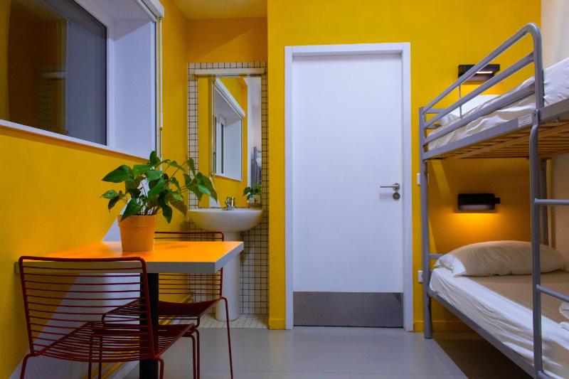Triple Room with Shower image 4