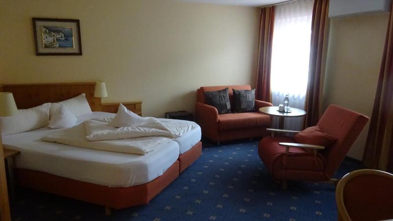 Classic Triple Room image 4