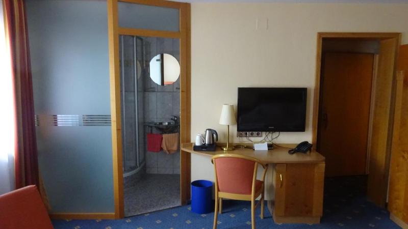 Classic Triple Room image 2