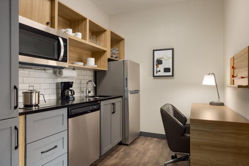 Studio Suite with Two Queen Beds image 3