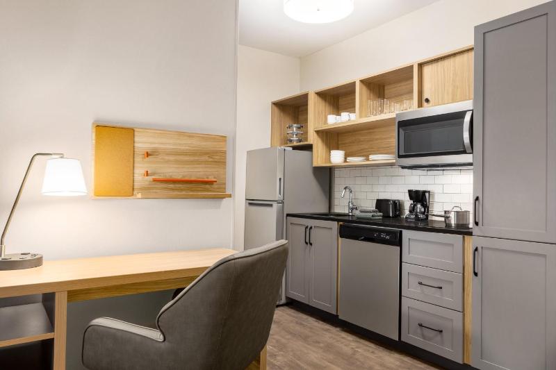 Studio Suite with Two Queen Beds image 1