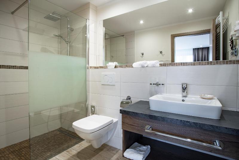 Deluxe Double Room image 2