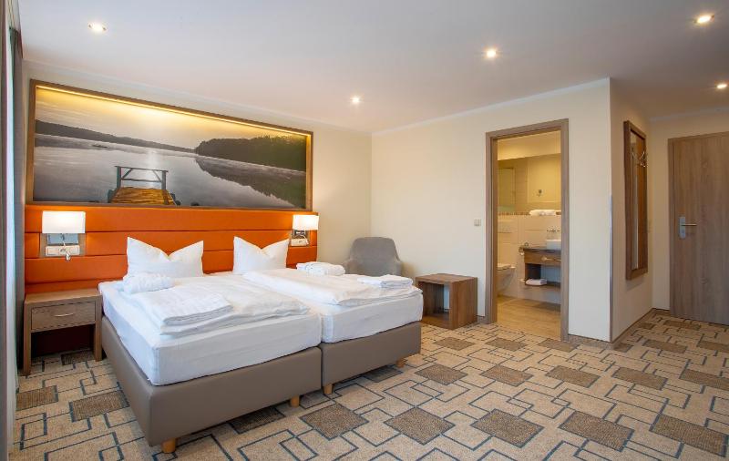 Deluxe Double Room image 4