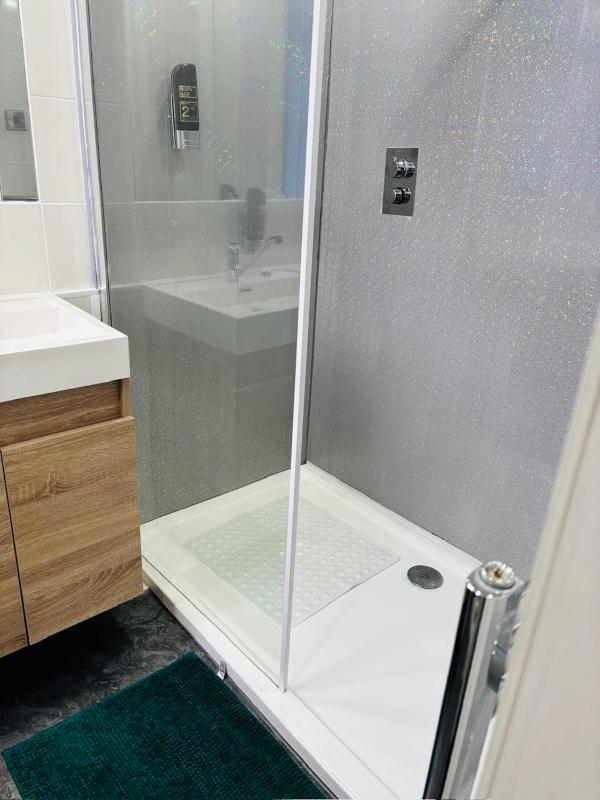 Luxury King Room image 1