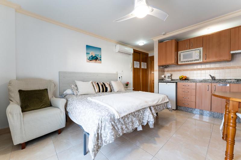 MalagaSuite El Levante Apartments - image 11