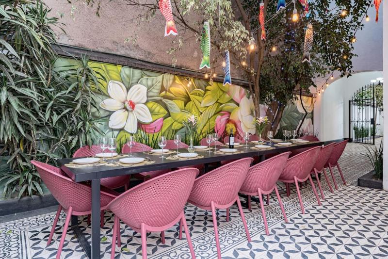 Huge Home for 23 Rare Indoor Garden Near Hotspots - image 45