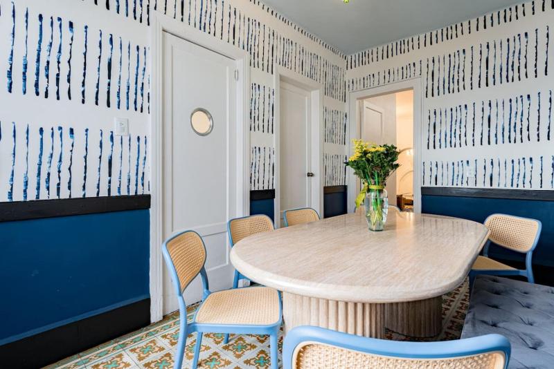 Huge Home for 23 Rare Indoor Garden Near Hotspots - image 21